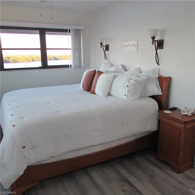 5371 Blue Crab CIR 1-44