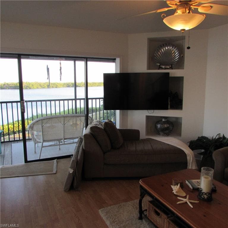 5371 Blue Crab CIR 1-35