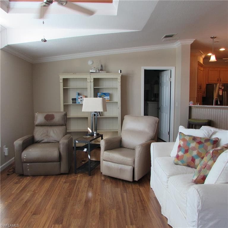 5371 Blue Crab CIR 1-8
