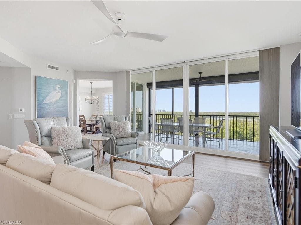 445 Cove Tower DR 704-5