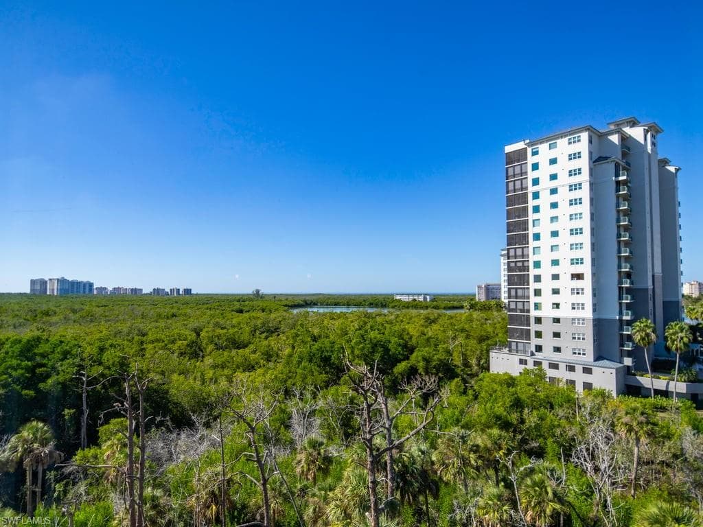 445 Cove Tower DR 704-4