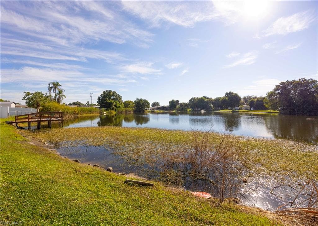275 LAKEVIEW DR-13