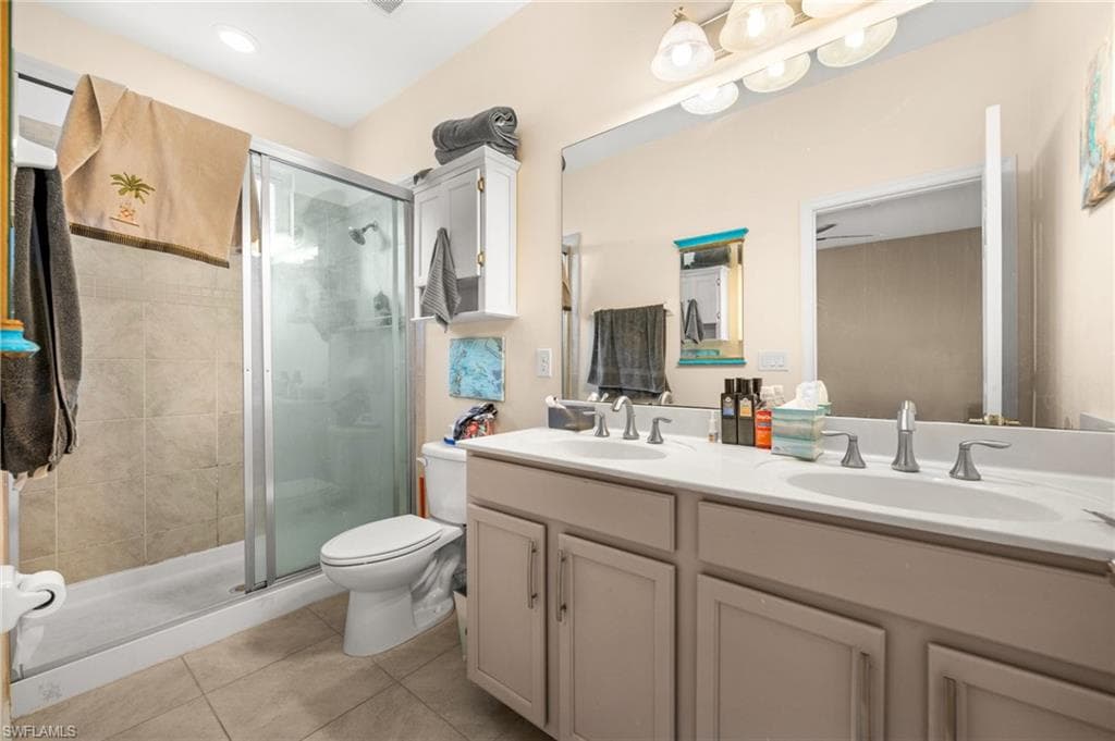 10820 Alvara WAY-16