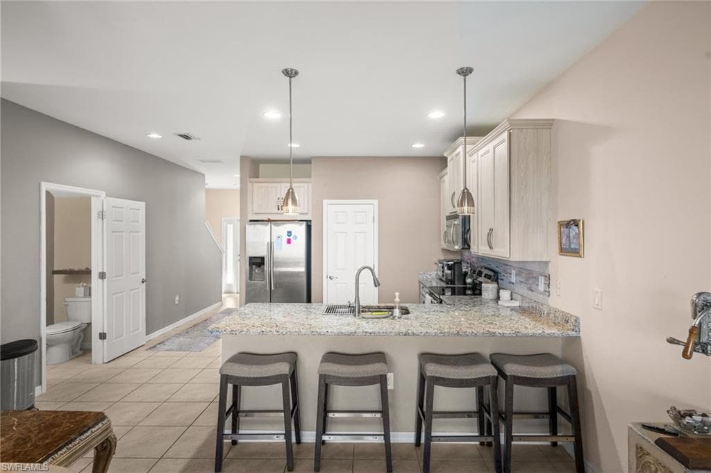 10820 Alvara WAY-9
