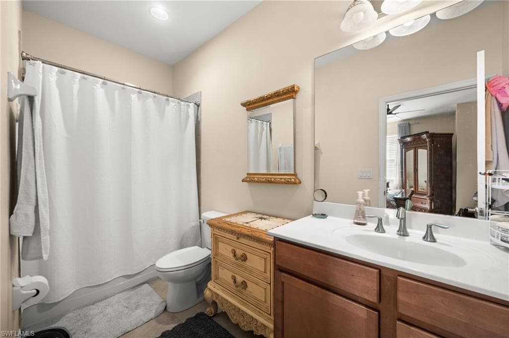 10820 Alvara WAY-18