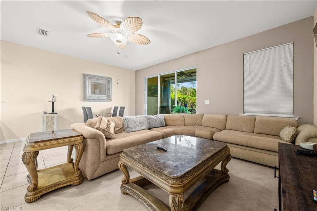 10820 Alvara WAY-29