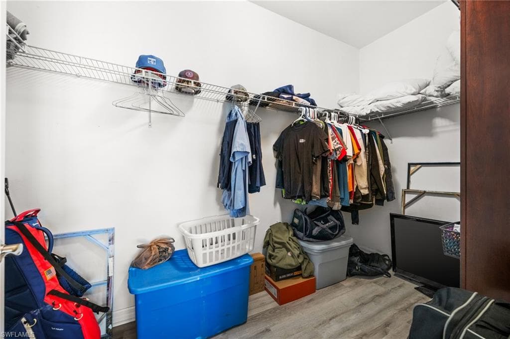 10820 Alvara WAY-21