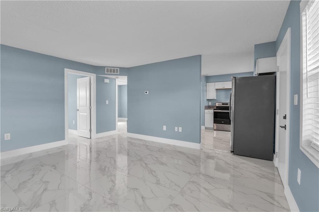 3325 Airport RD N T1-6