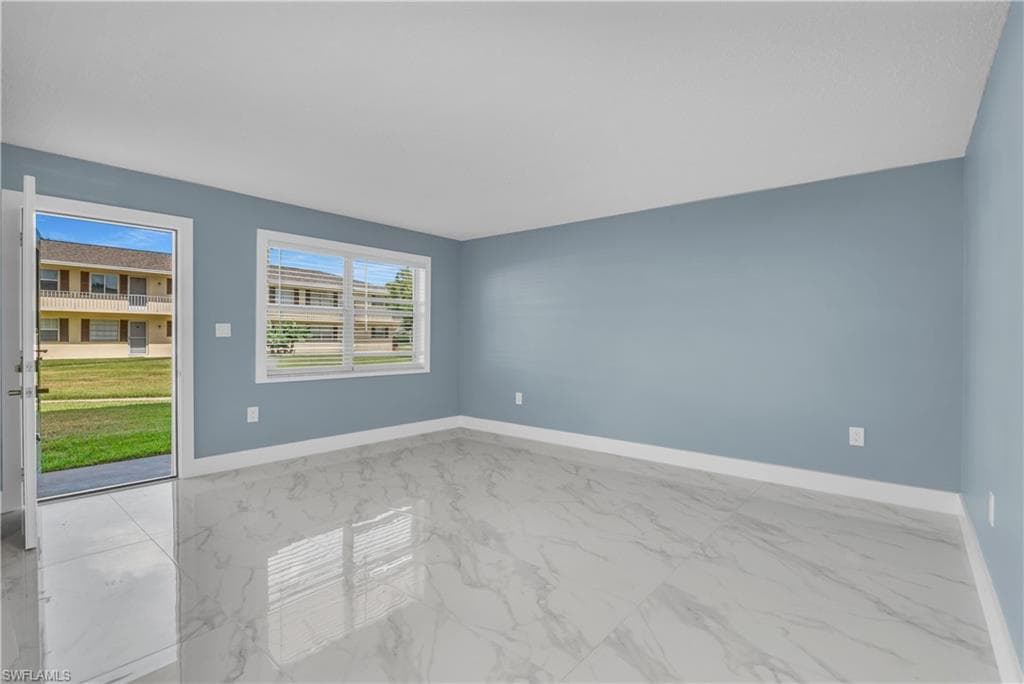 3325 Airport RD N T1-7
