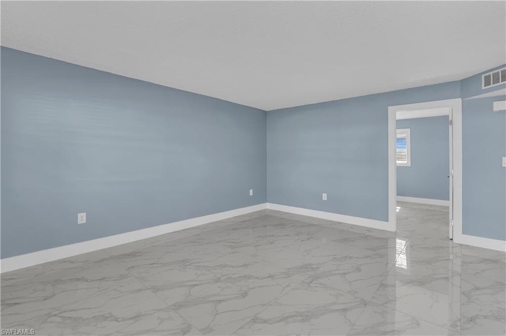 3325 Airport RD N T1-15