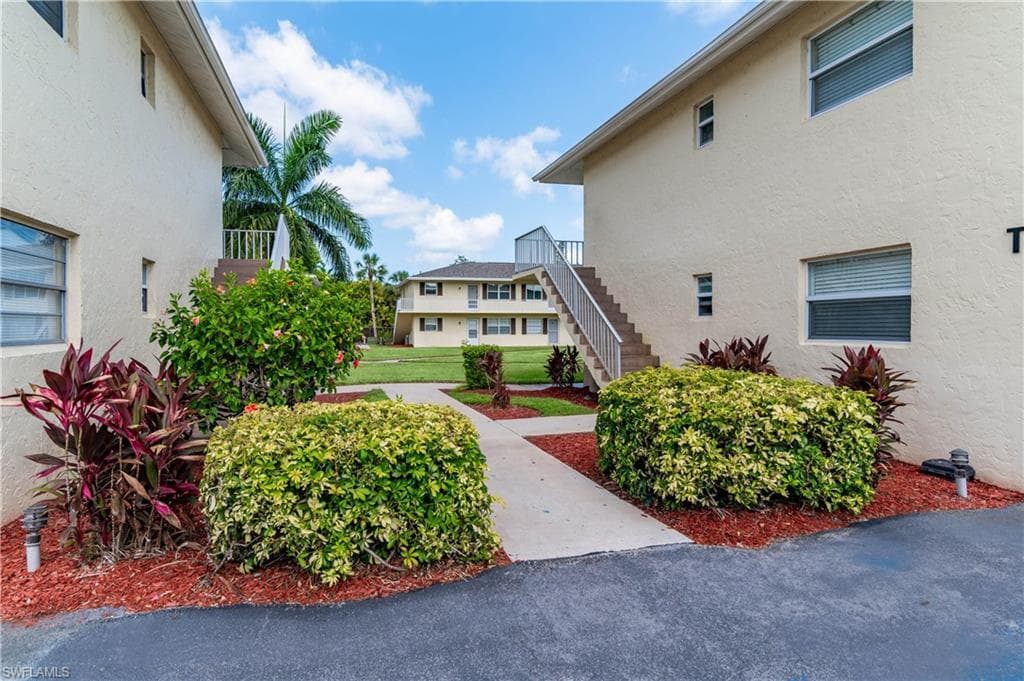 3325 Airport RD N T1-19