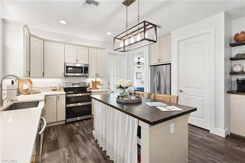 3060 Woodside AVE-14