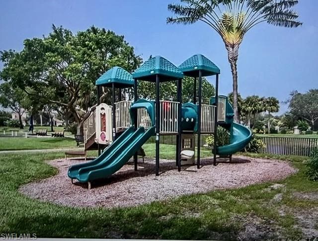 3144 Sundance CIR-24