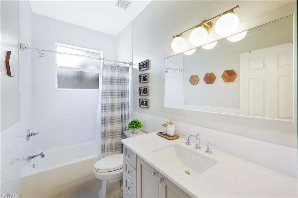9261 Estero River CIR-28