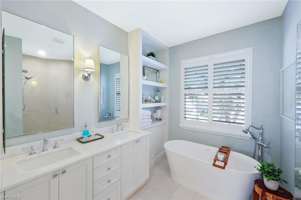 9261 Estero River CIR-4