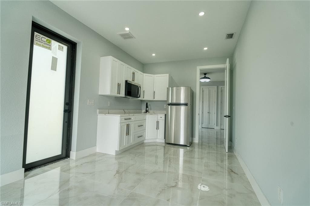 10474 Winnipeg ST-43