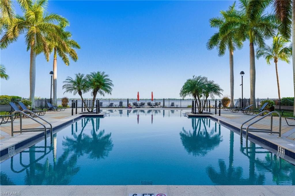 2825 Palm Beach BLVD 513-49