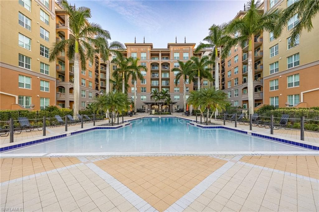 2825 Palm Beach BLVD 513-29