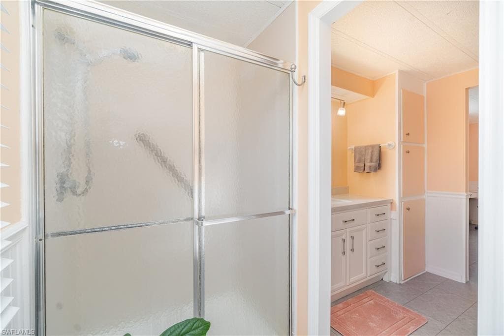 5508 Colonial RD-19