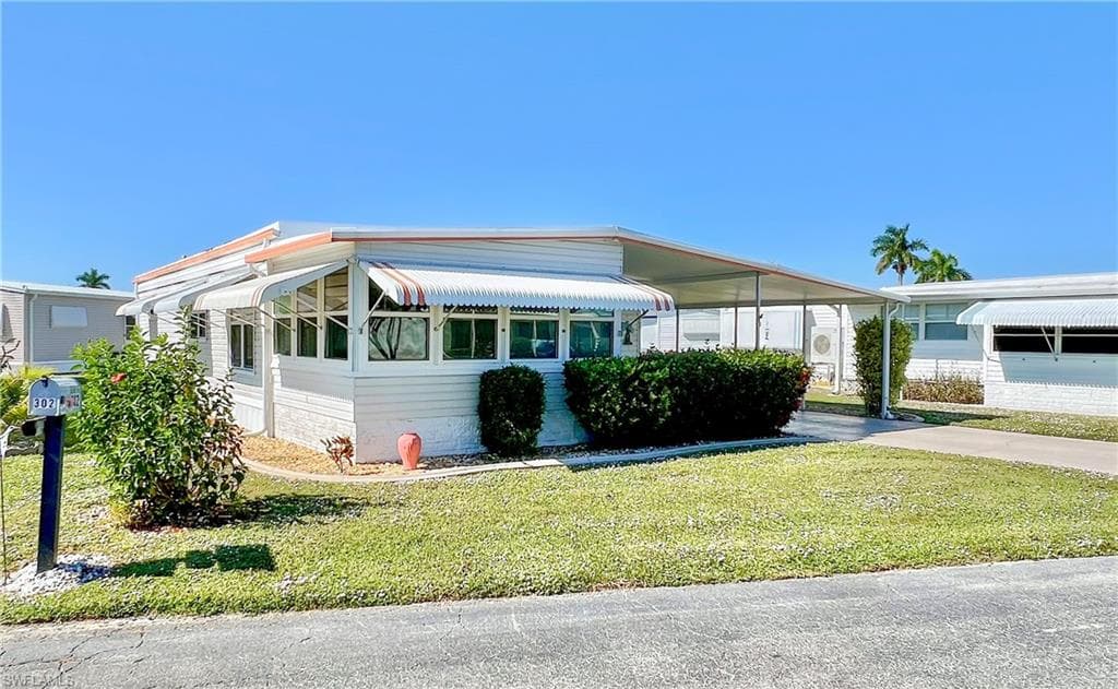 301 Dillard AVE-23