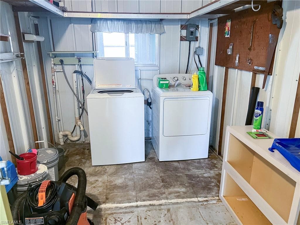 301 Dillard AVE-27
