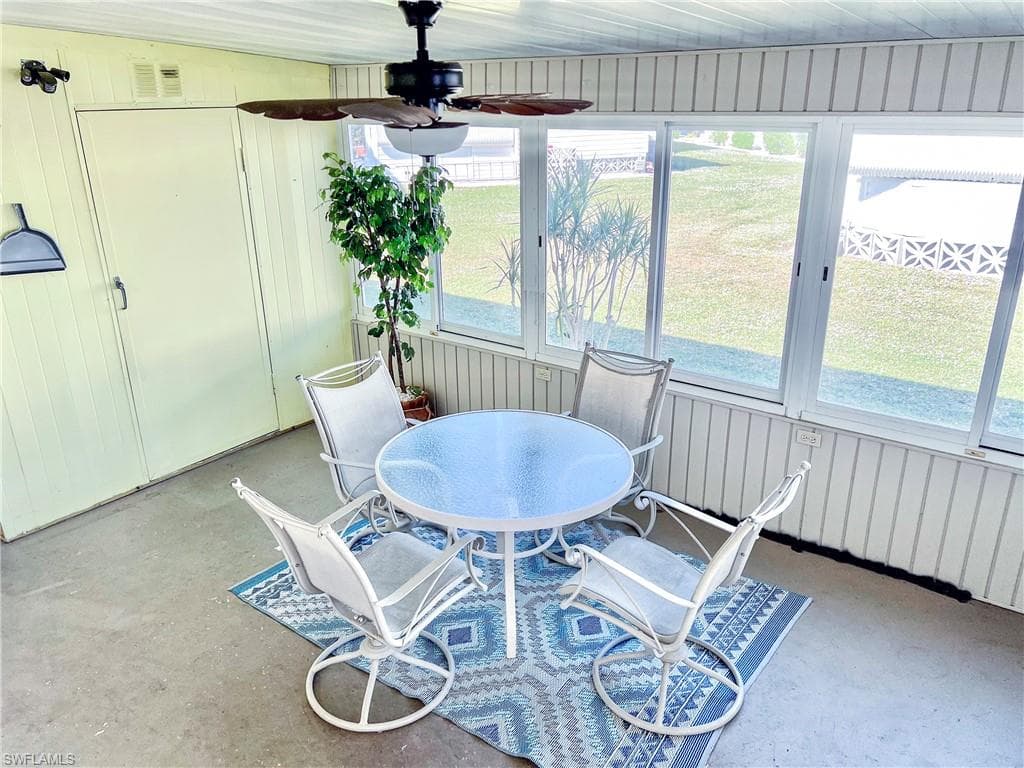 301 Dillard AVE-2