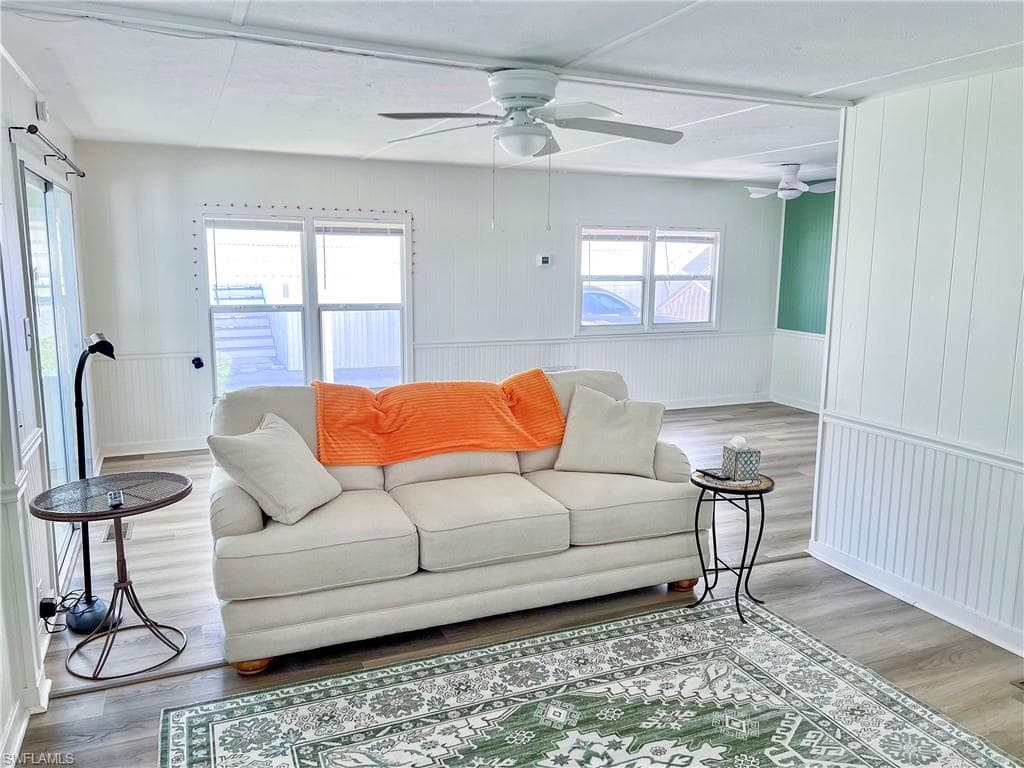 301 Dillard AVE-9