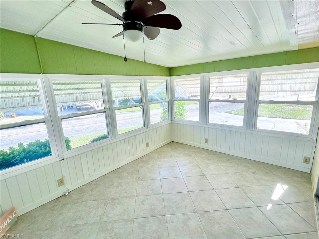 301 Dillard AVE-21