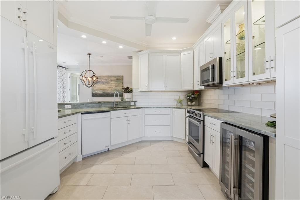 1600 Clermont DR J-302-5