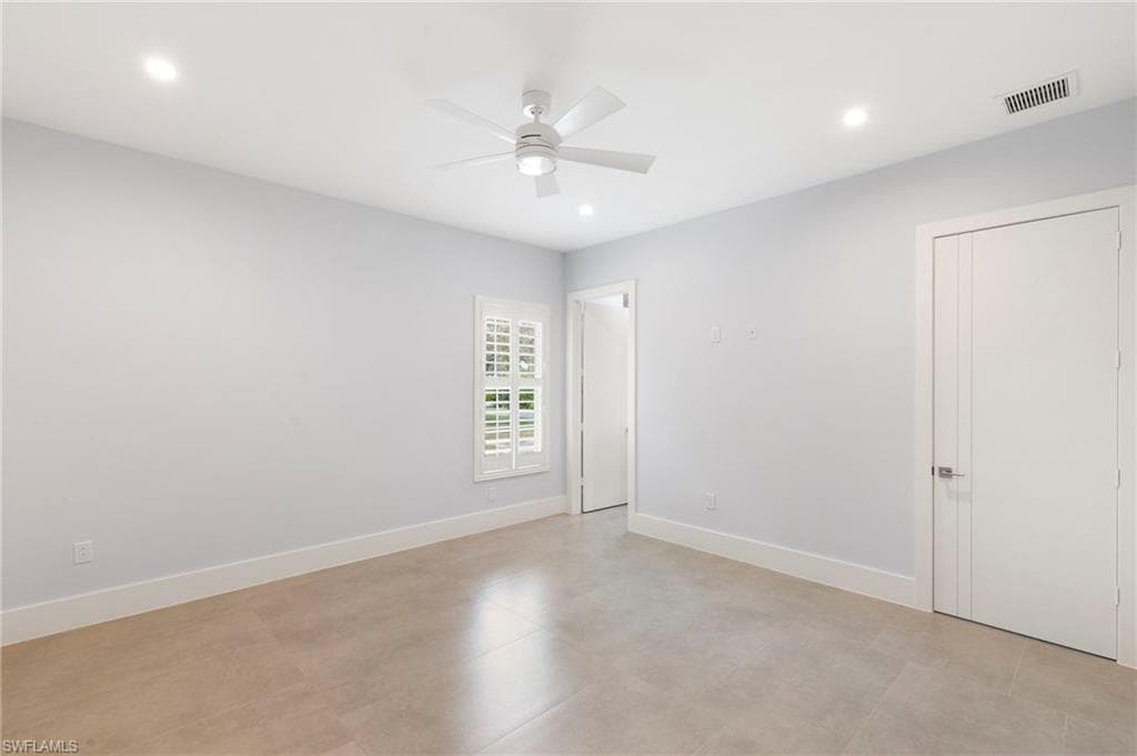 1086 Michigan AVE-26