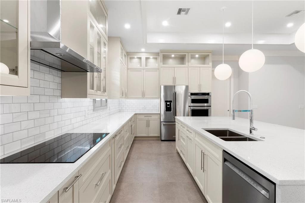 1086 Michigan AVE-7