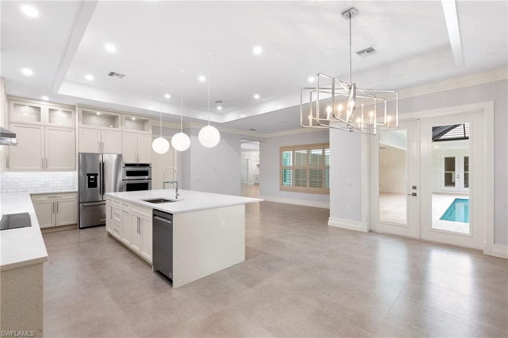 1086 Michigan AVE-9