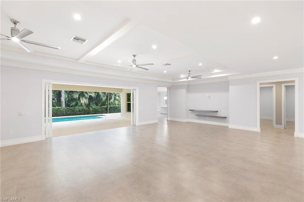 1086 Michigan AVE-14
