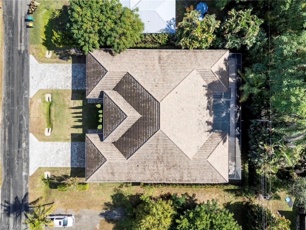 1086 Michigan AVE-41