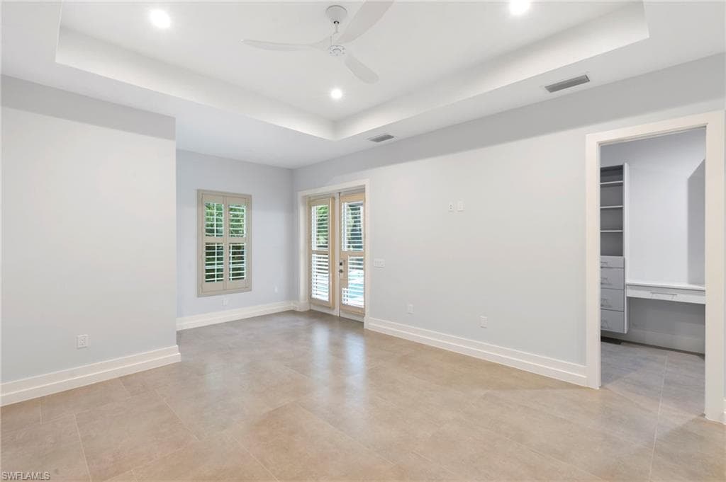 1086 Michigan AVE-18