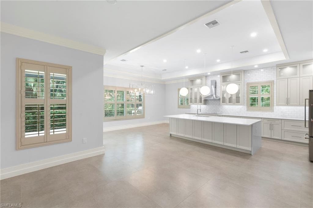 1086 Michigan AVE-4