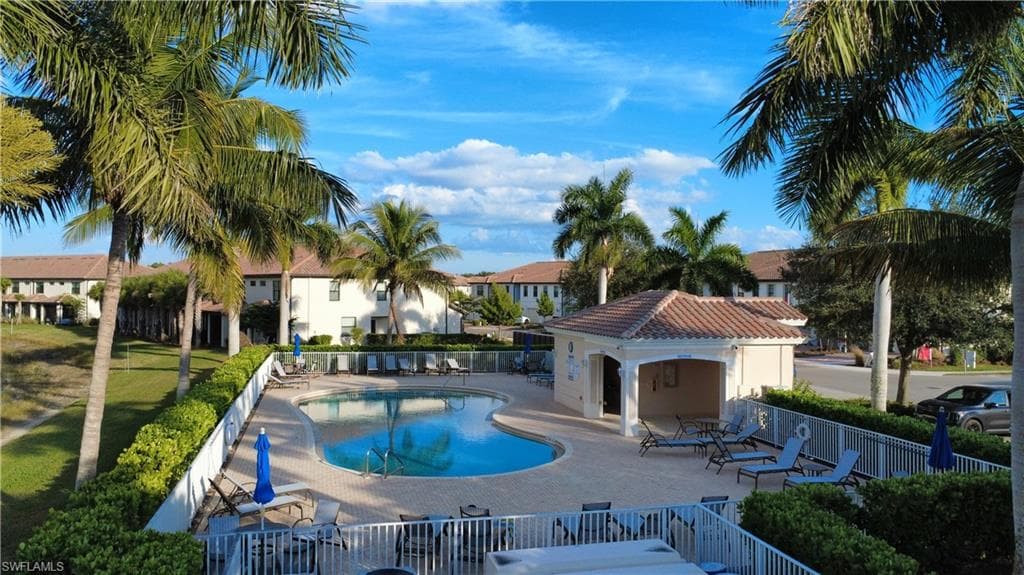 1334 Weeping Willow CT-25