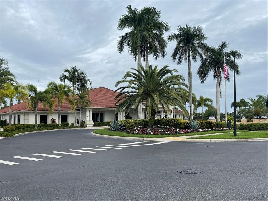 4662 Southern Breeze DR-27