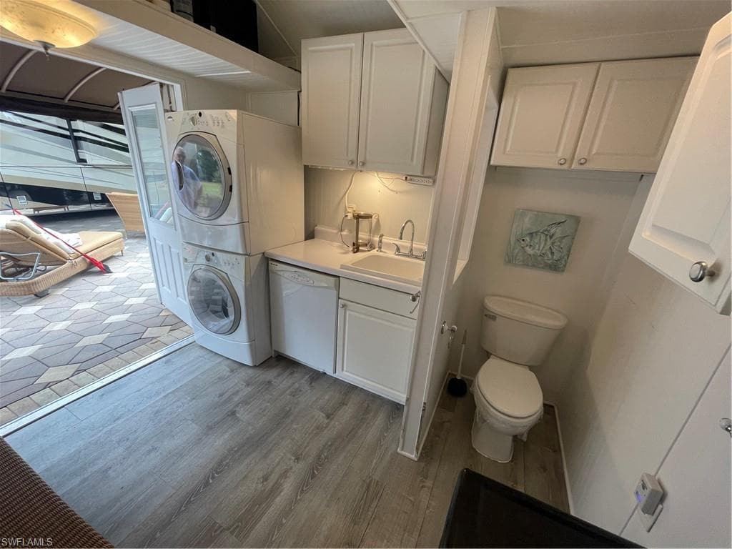 4662 Southern Breeze DR-24