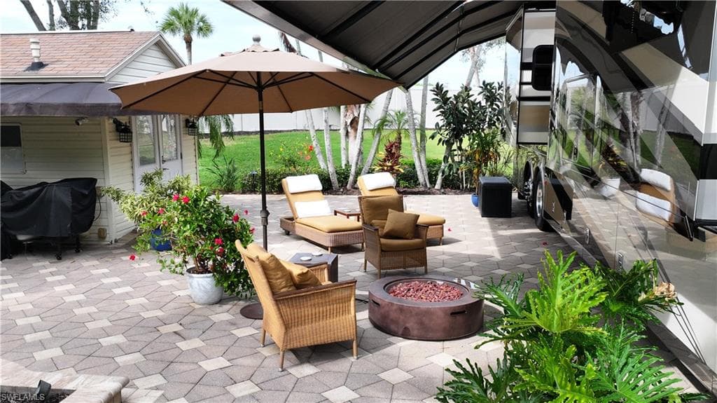 4662 Southern Breeze DR-18