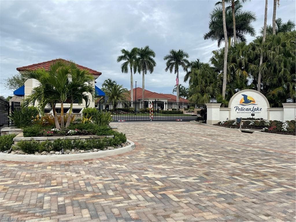 4662 Southern Breeze DR-29