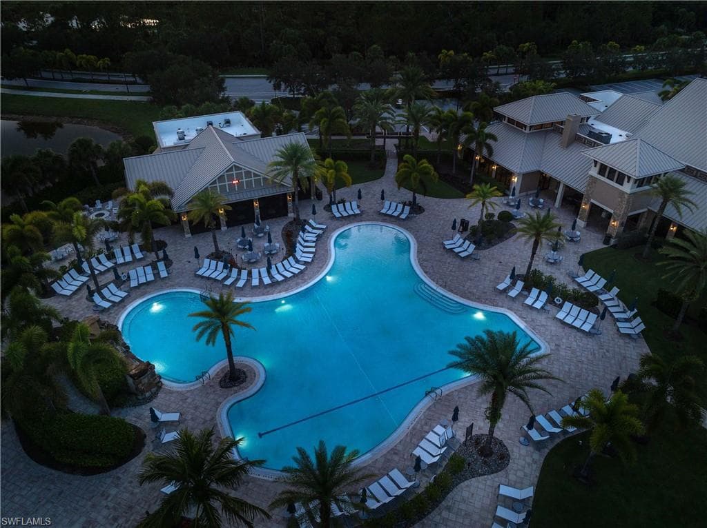 6825 Greenbriar CT-43