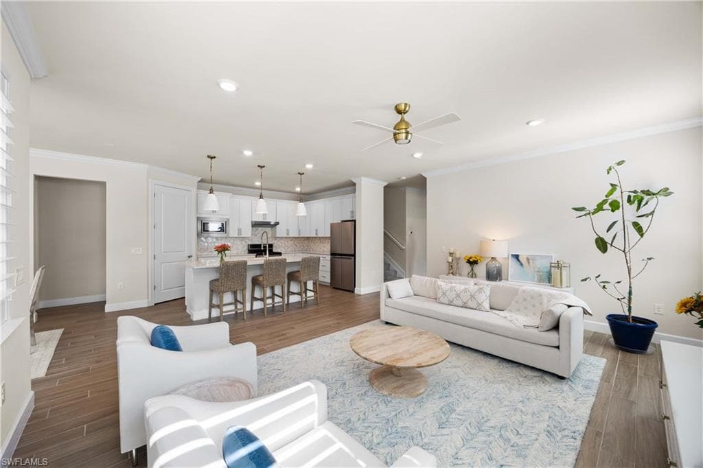 6825 Greenbriar CT-7