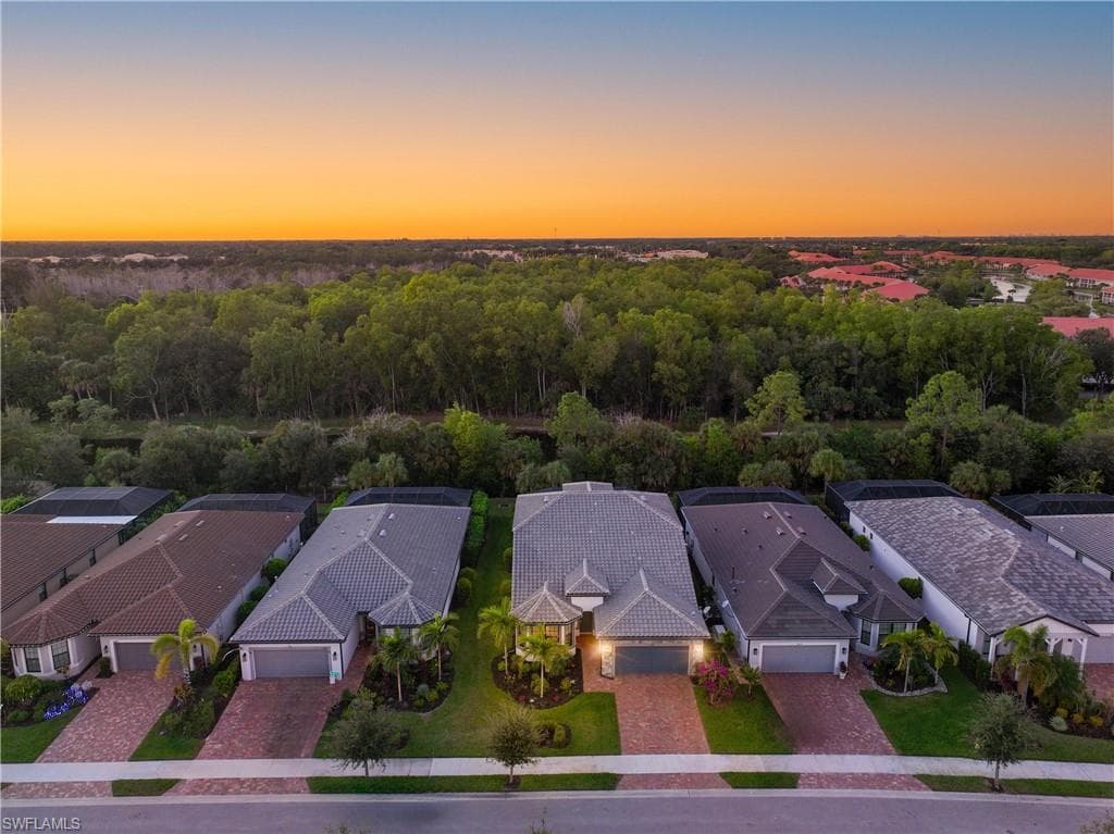 6825 Greenbriar CT-36