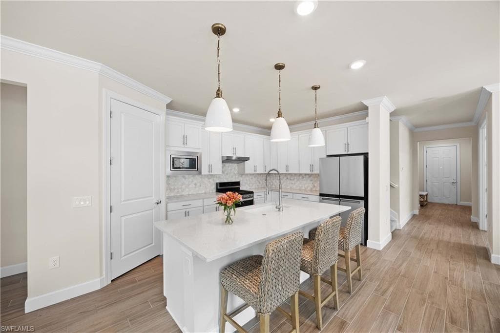 6825 Greenbriar CT-10