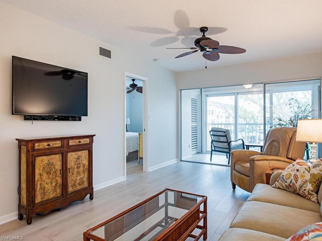 218 Banyan BLVD 218-2