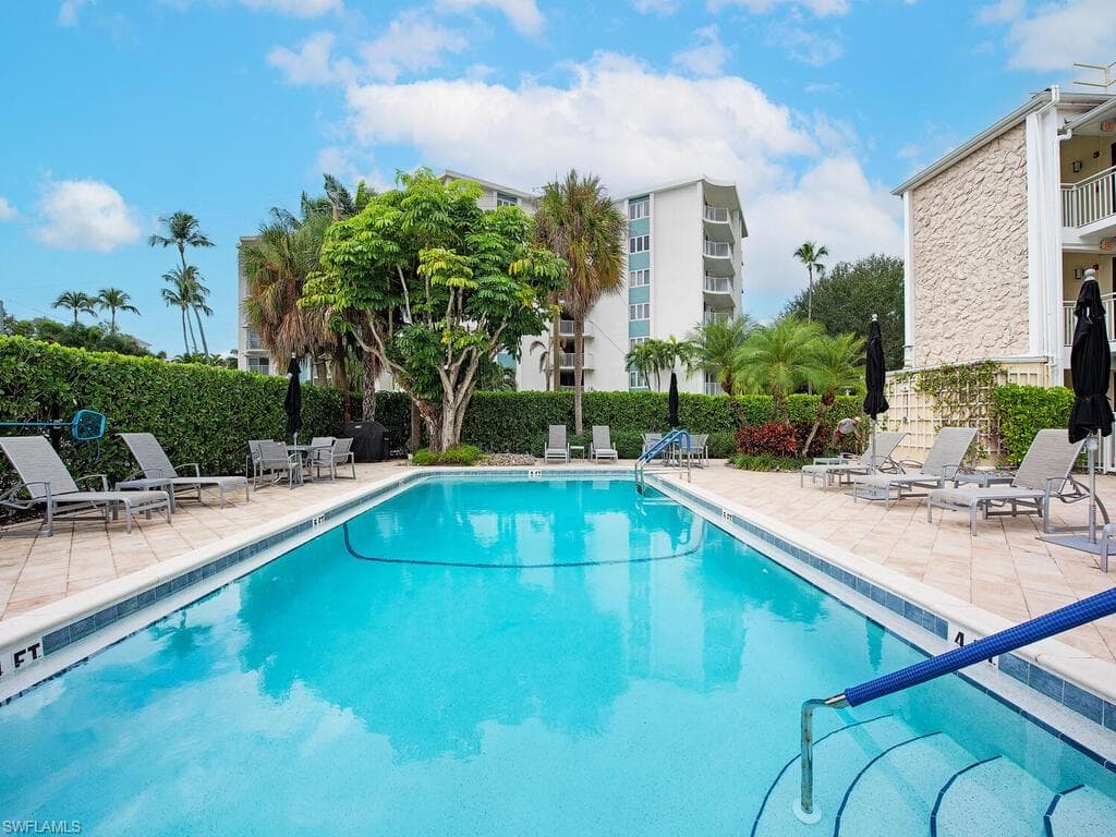 218 Banyan BLVD 218-12