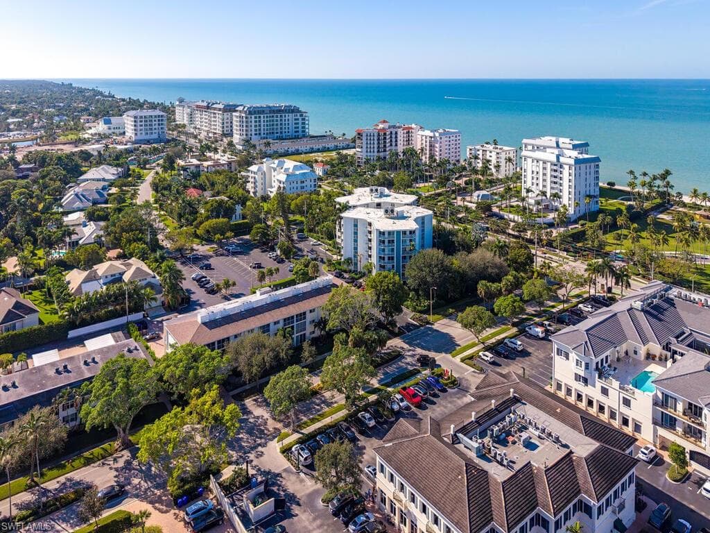 218 Banyan BLVD 218-15