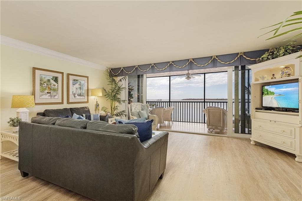 17080 Harbour Point DR 213-5