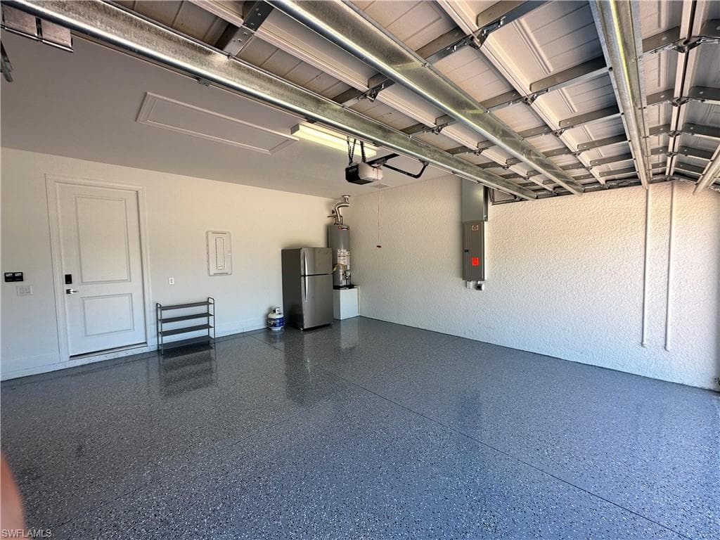 9260 Cormorant DR-32
